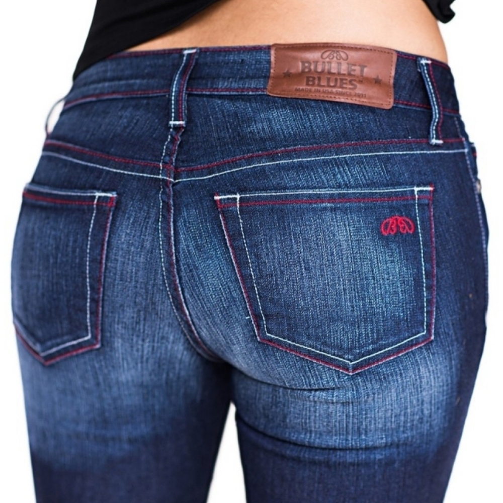 Bullet Blues 'Bombshell Bleu de Minuit' Jeans in a darker bluewash Size 28 x 32